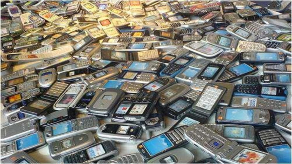 علماء البيئة : 5 مليارات هاتف محمول في مقالب القمامة هذا العام