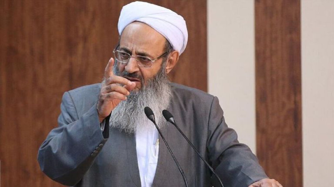 إمام أهل السنة في زاهدان يتهم خامنئي والنظام الإيراني بقتل الشعب
