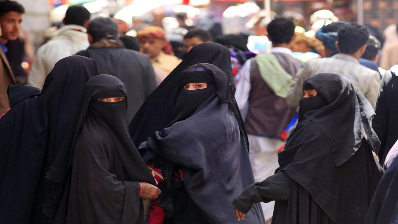 اليمن يستنكر منع الحوثي للنساء من السفر عبر مطار صنعاء