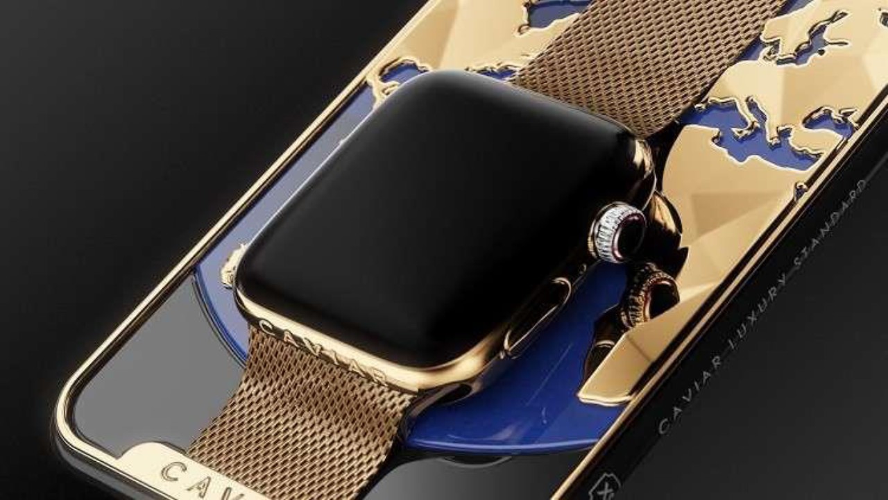 شركة “كافيار” تزيح الستار عن أول هاتف ذهبي مدمج بساعة ذكية