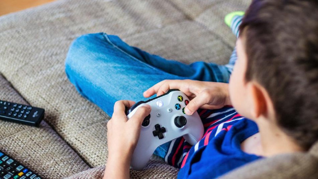 آثار خطيرة لألعاب الفيديو الإلكترونية على الطفل