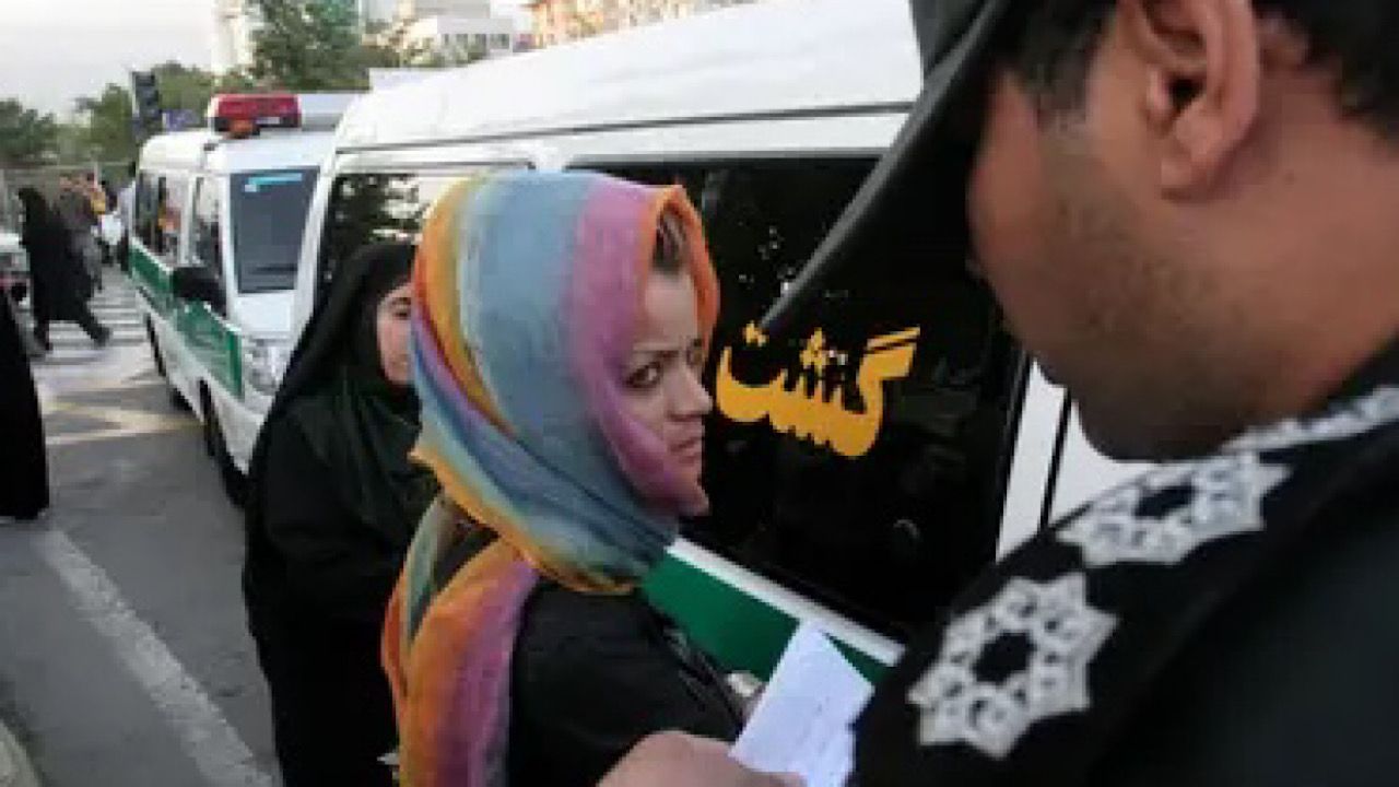 ناجيات إيرانيات يروين الرعب من شرطة الأخلاق