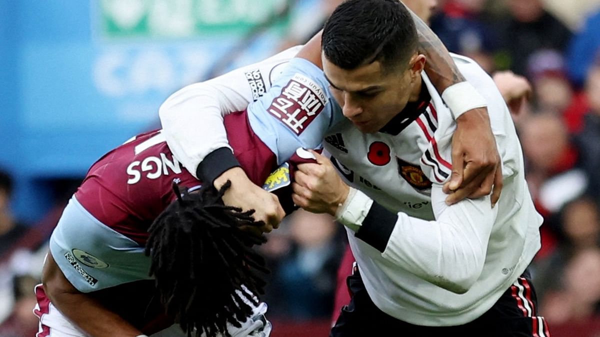 بالفيديو.. رونالدو يدخل في نوبة غضب بعد إسقاطه من قبل مدافع أستون فيلا