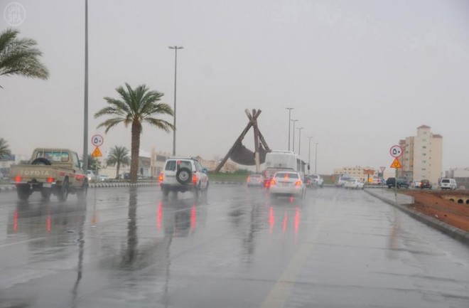 “الحصيني”: هطول أمطار غزيرة مع سيول على حائل