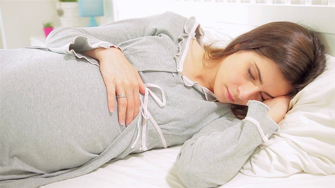 “استشاري” توضح علاج الشخير لدى المرأة الحامل