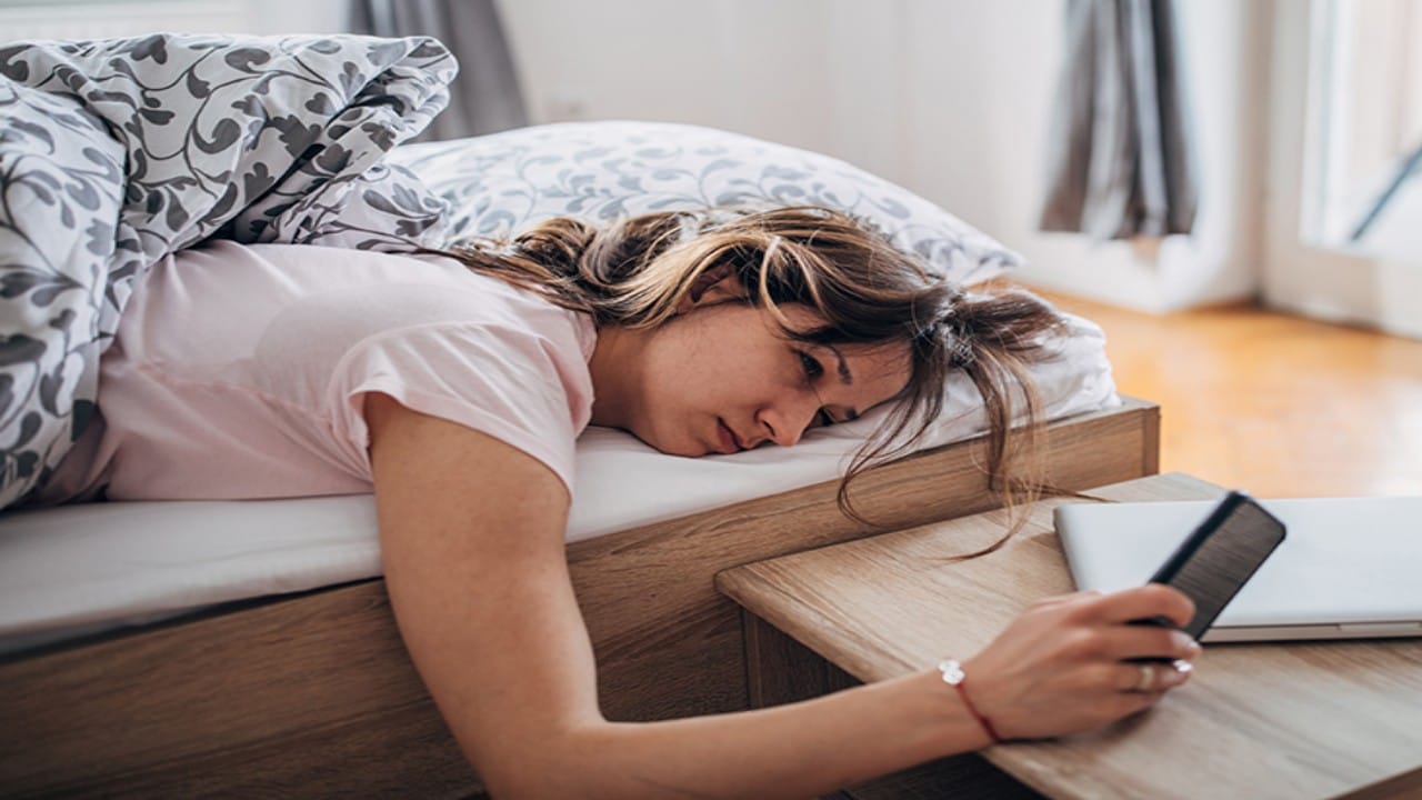 لماذا يشعر الناس بالتعب فور استيقاظهم من النوم ؟