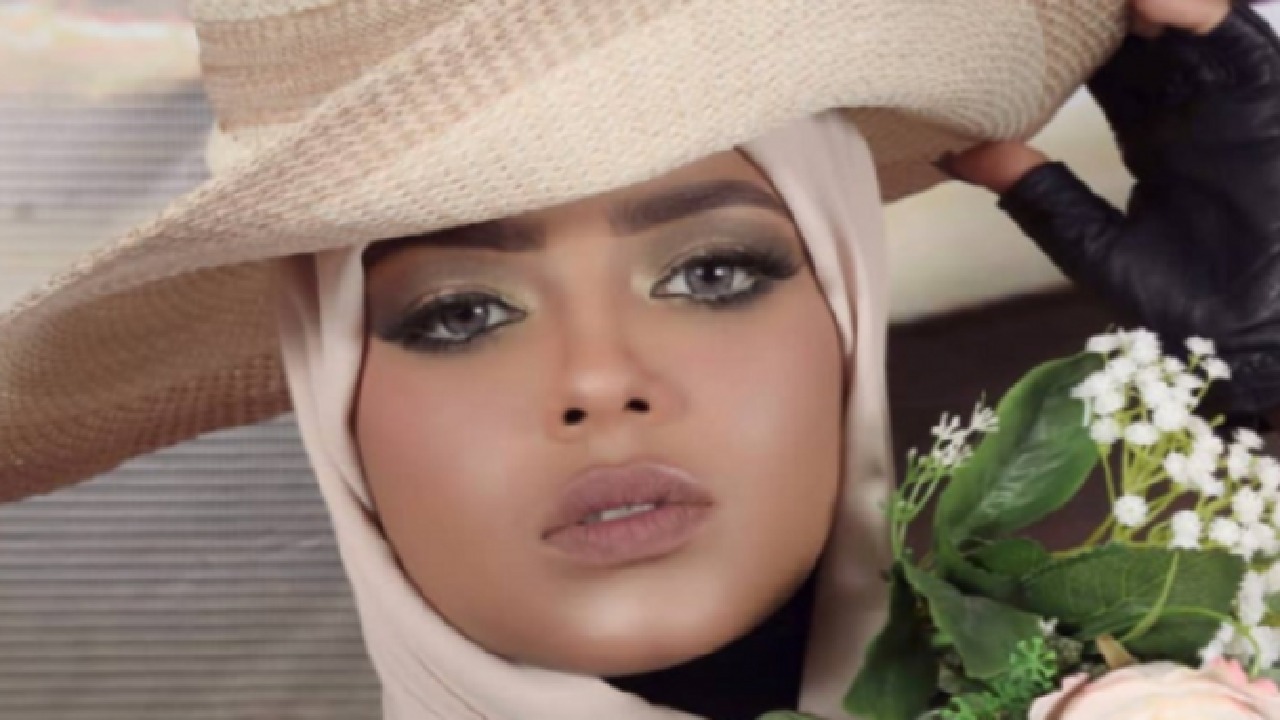 ميليشيا الحوثي تكسر أنف العارضة المختطفة داخل محبسها