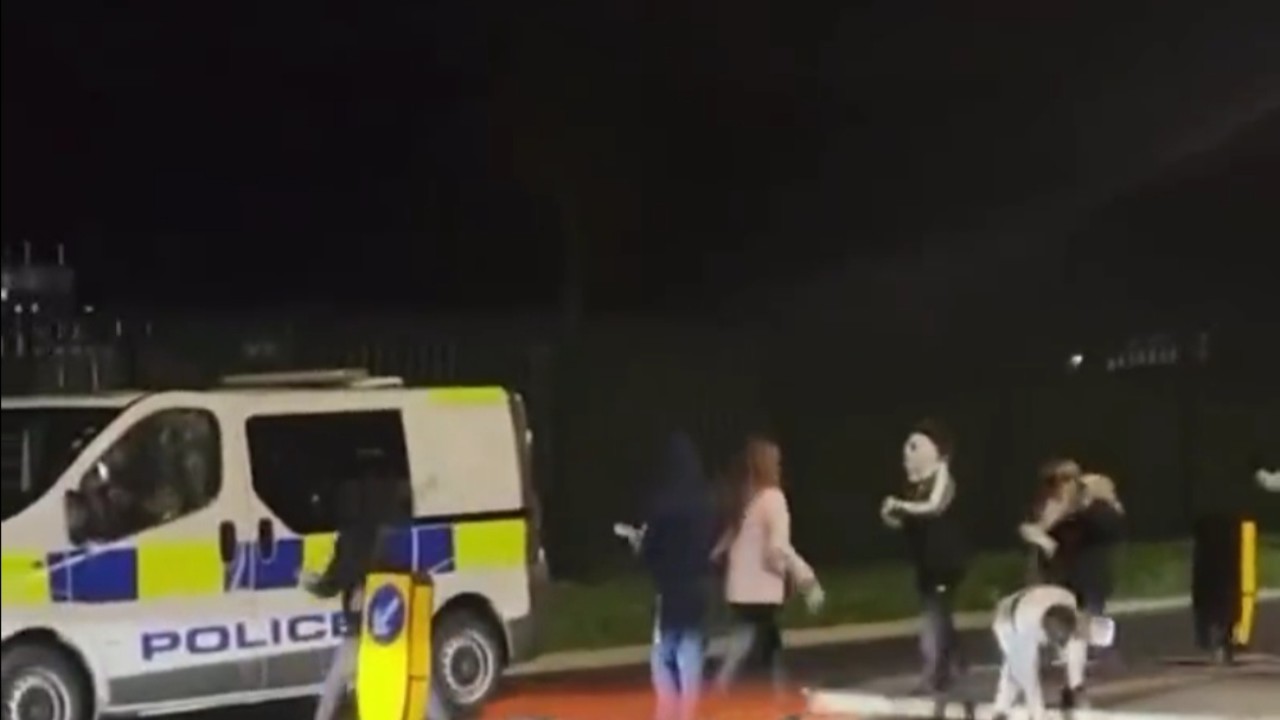 فيديو يُظهِر الشرطة البريطانية في أضعف حالاتها