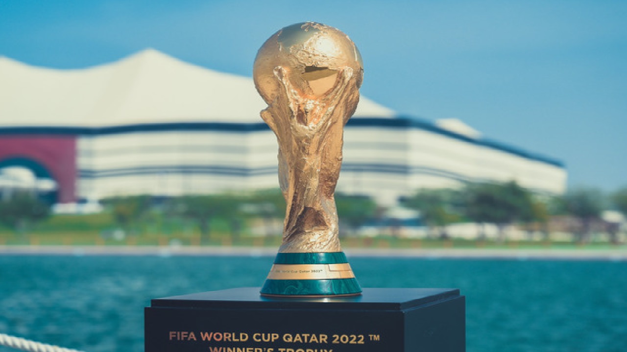 “فيفا” للدول المشاركة في كأس العالم :”ركزوا على كرة القدم”