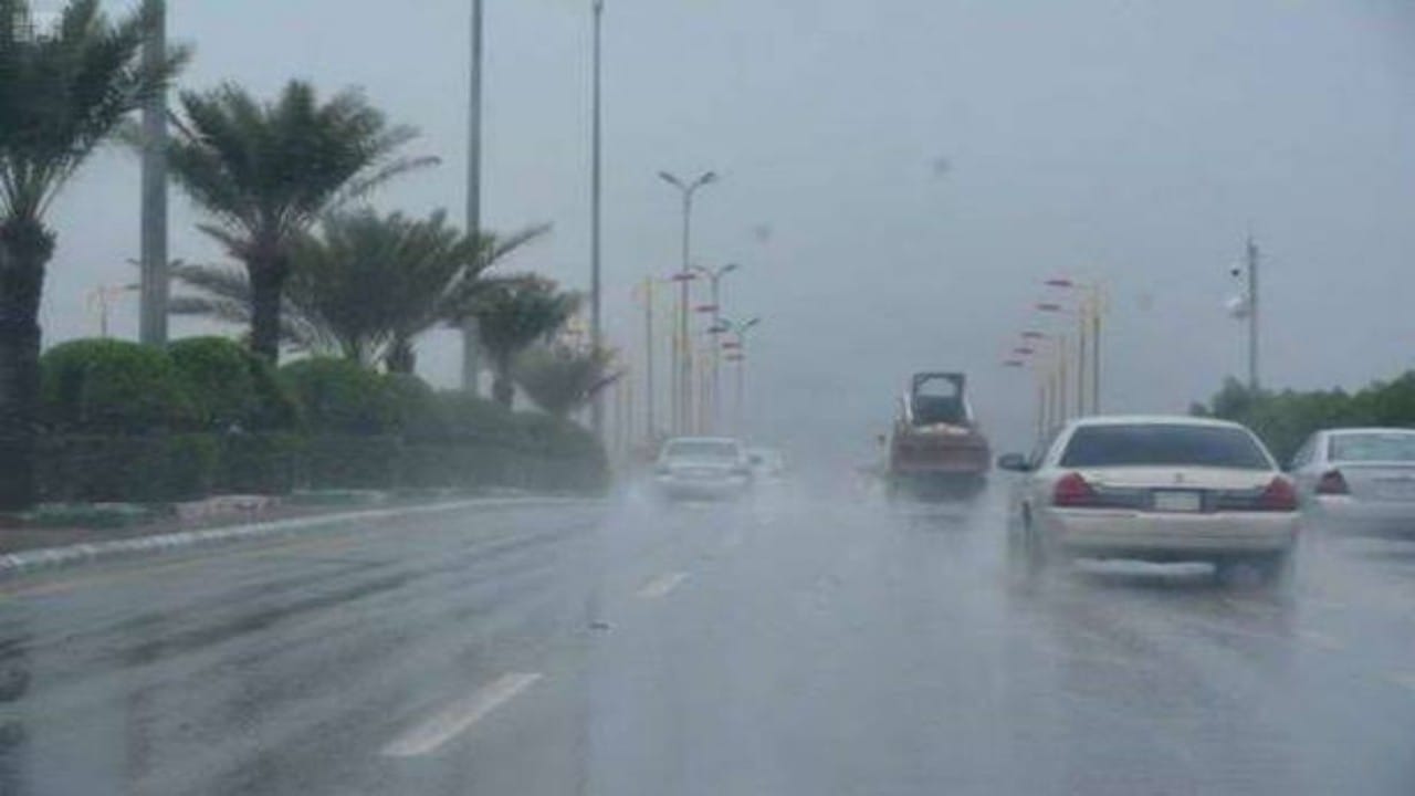 الدفاع المدني يحذر من احتمالية هطول أمطار رعدية على عدة مناطق