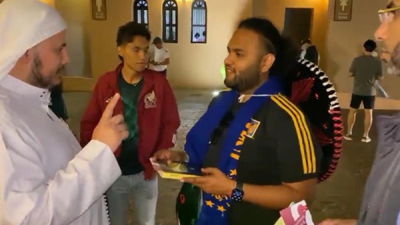 بالفيديو..  مُشجع مكسيكي يُعلن إسلامه في الدوحة