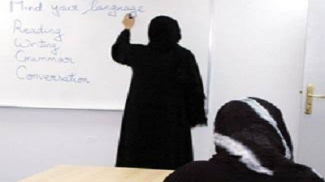 مستشار أسري يروي قصة معلمة كانت تتجنب قول “إجابة خاطئة”