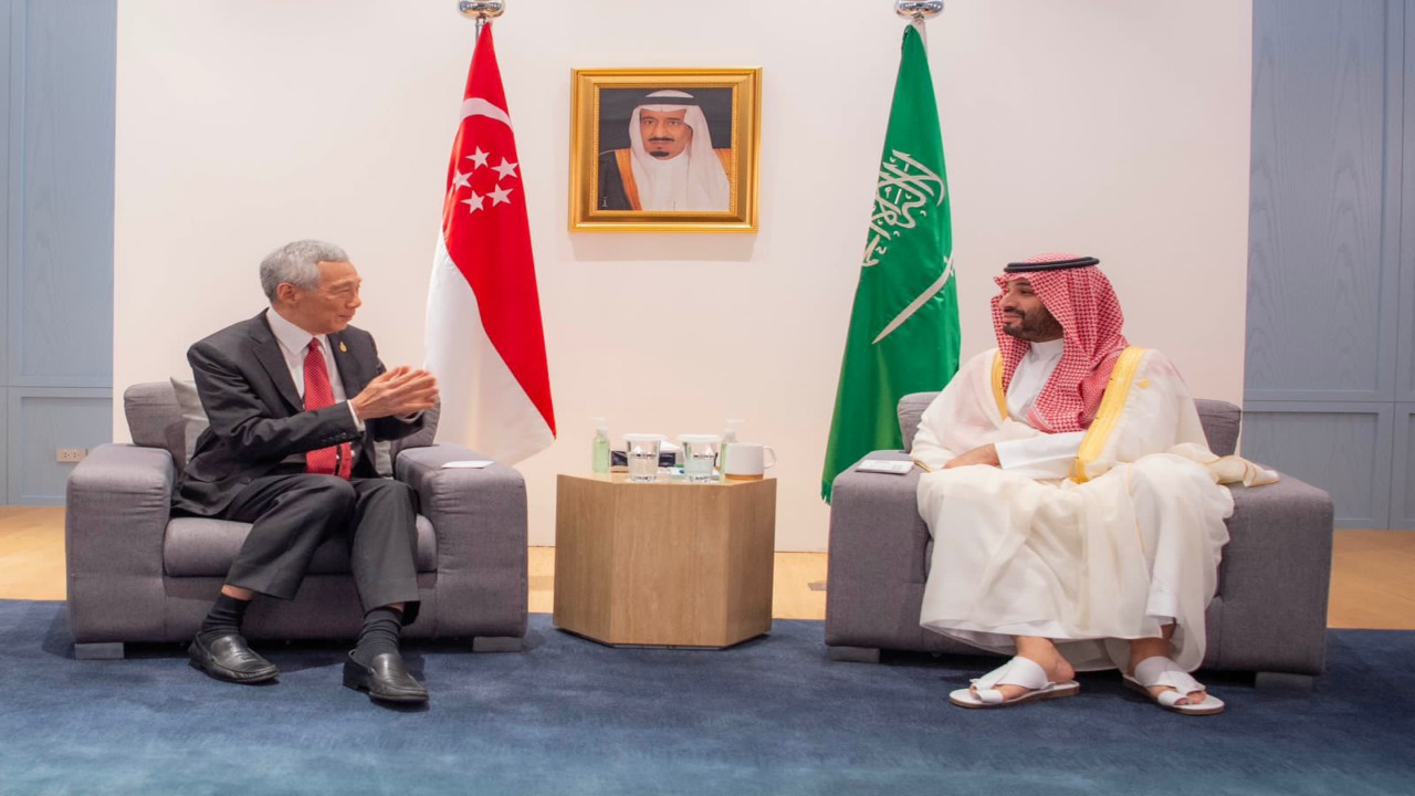 فيديو.. ولي العهد يلتقي رئيس وزراء سنغافورة في العاصمة التايلندية بانكوك