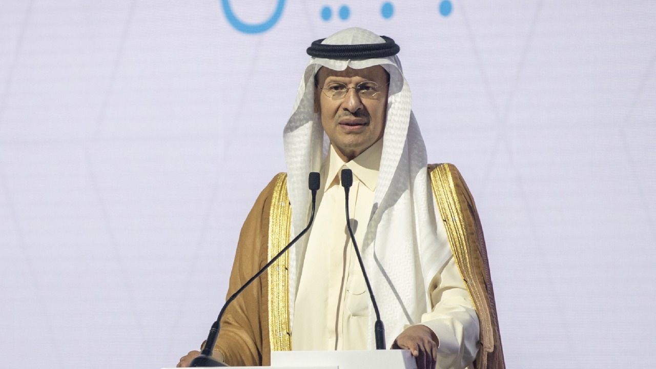 وزير الطاقة يعلن عن أول مشروع في المملكة لتحويل النفط إلى بتروكيماويات