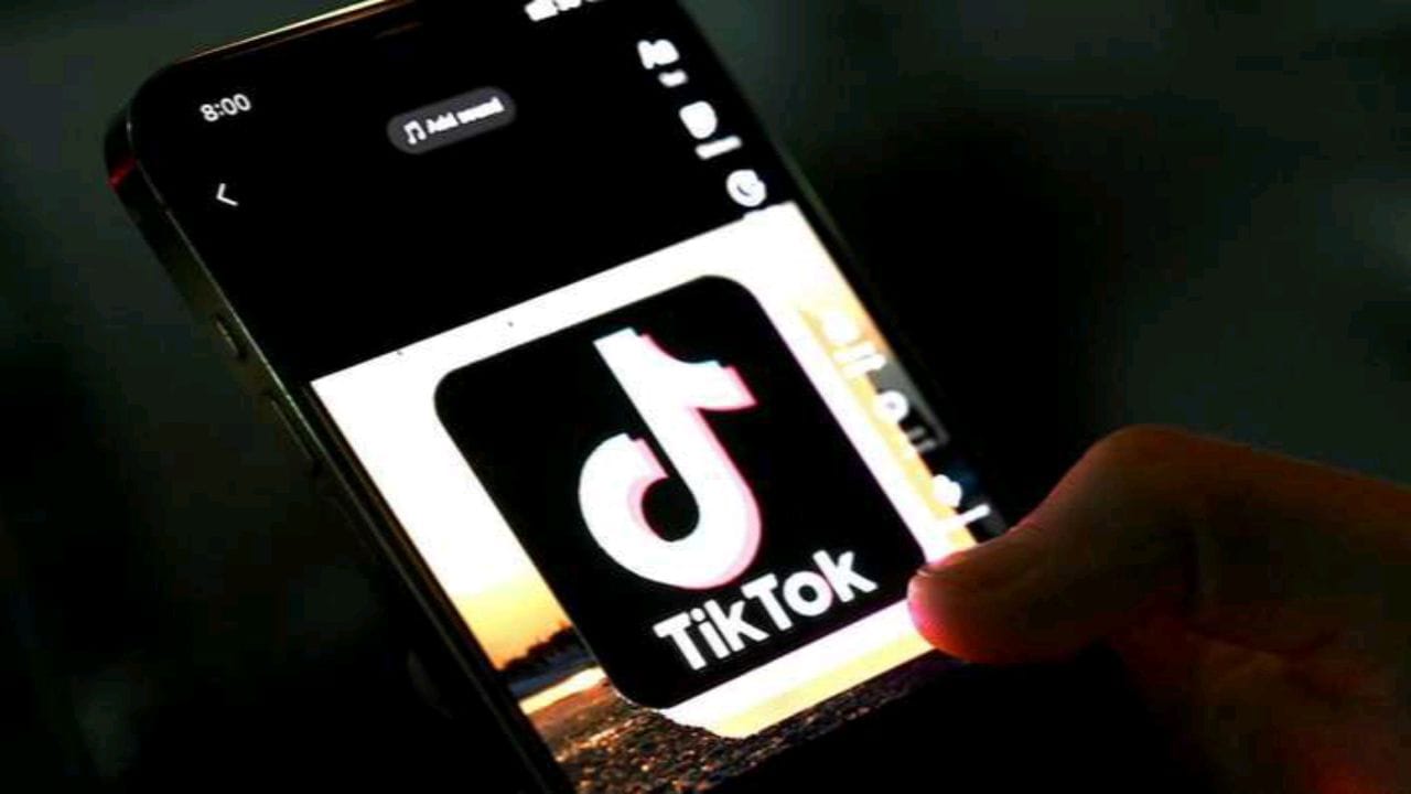 “تيك توك” يختبر ميزة التسوق داخل التطبيق