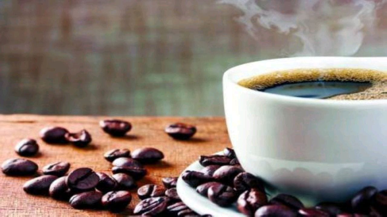 مختصة تحذر من القهوة الصباحية: “تصيب بالتوتر وتضر المعدة”