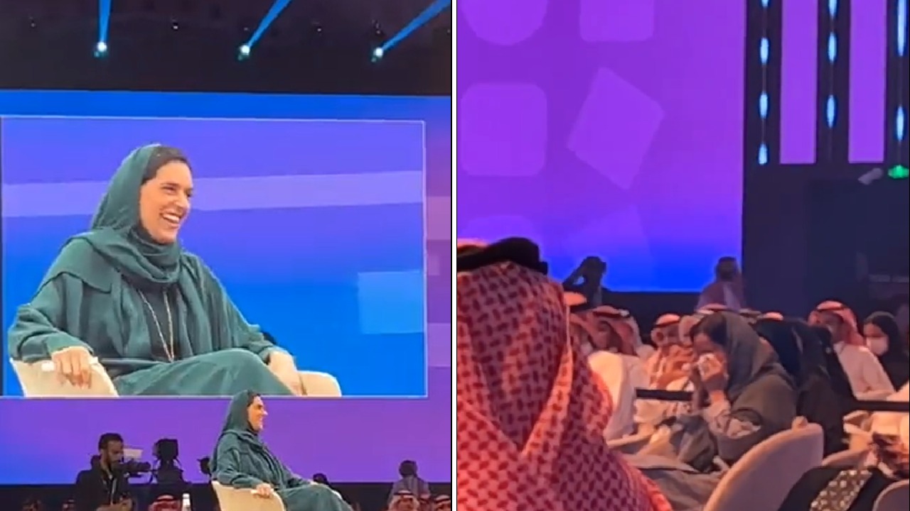 فيديو .. ردة فعل والدة الأميرة هيفاء بعد ثناء ابنتها عليها في منتدى مسك