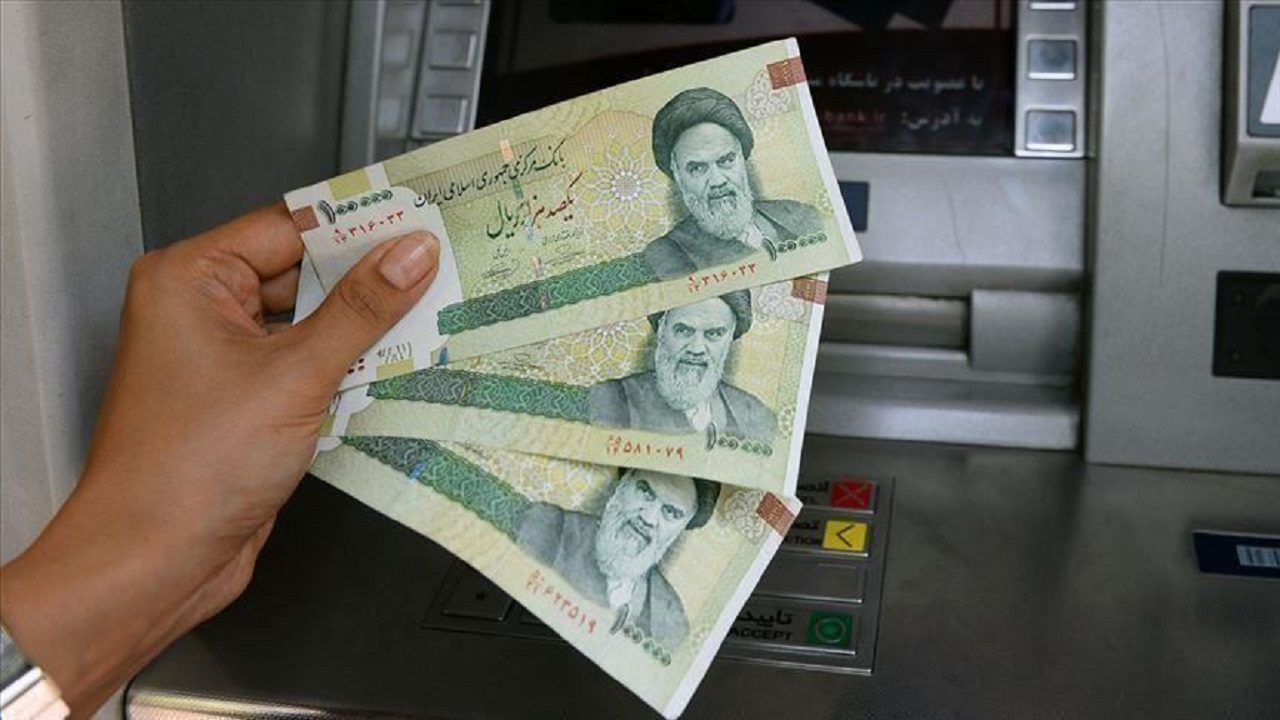 انهيار تاريخي..العملة الإيرانية تهبط لأدنى مستوى