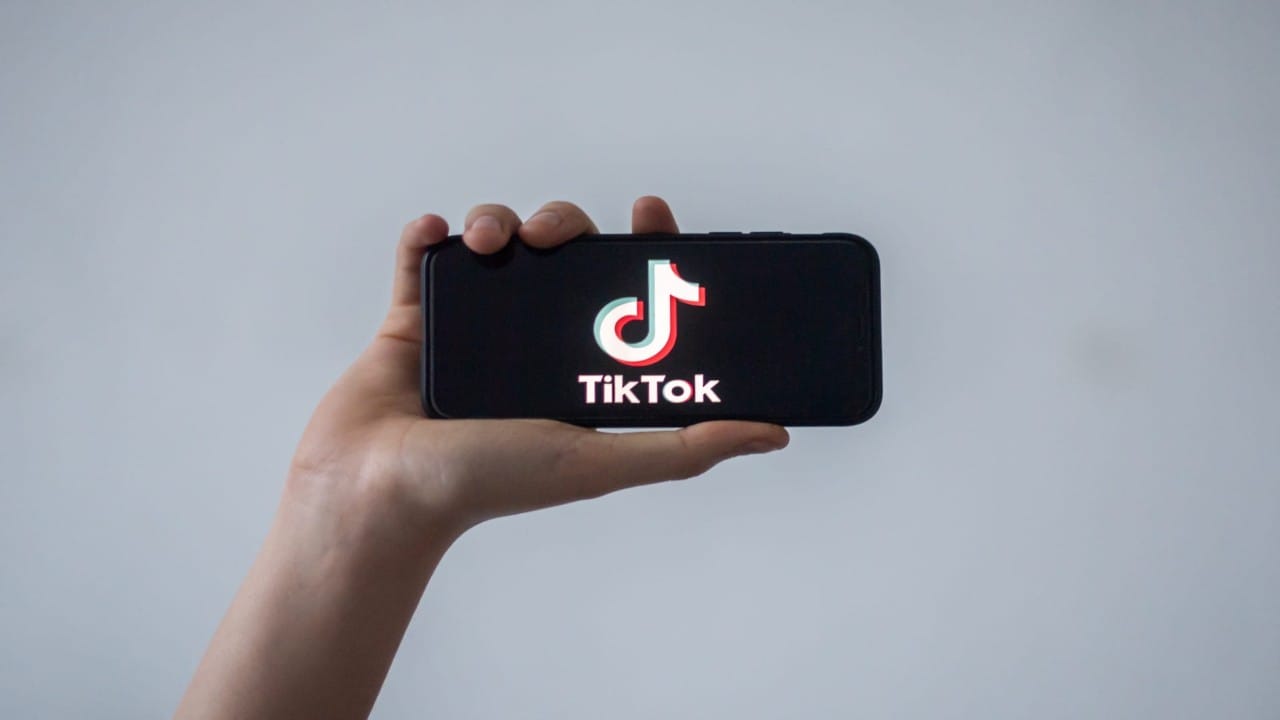 منع “تيك توك” على أجهزة العمل بالمؤسسات الفيدرالية الأمريكية