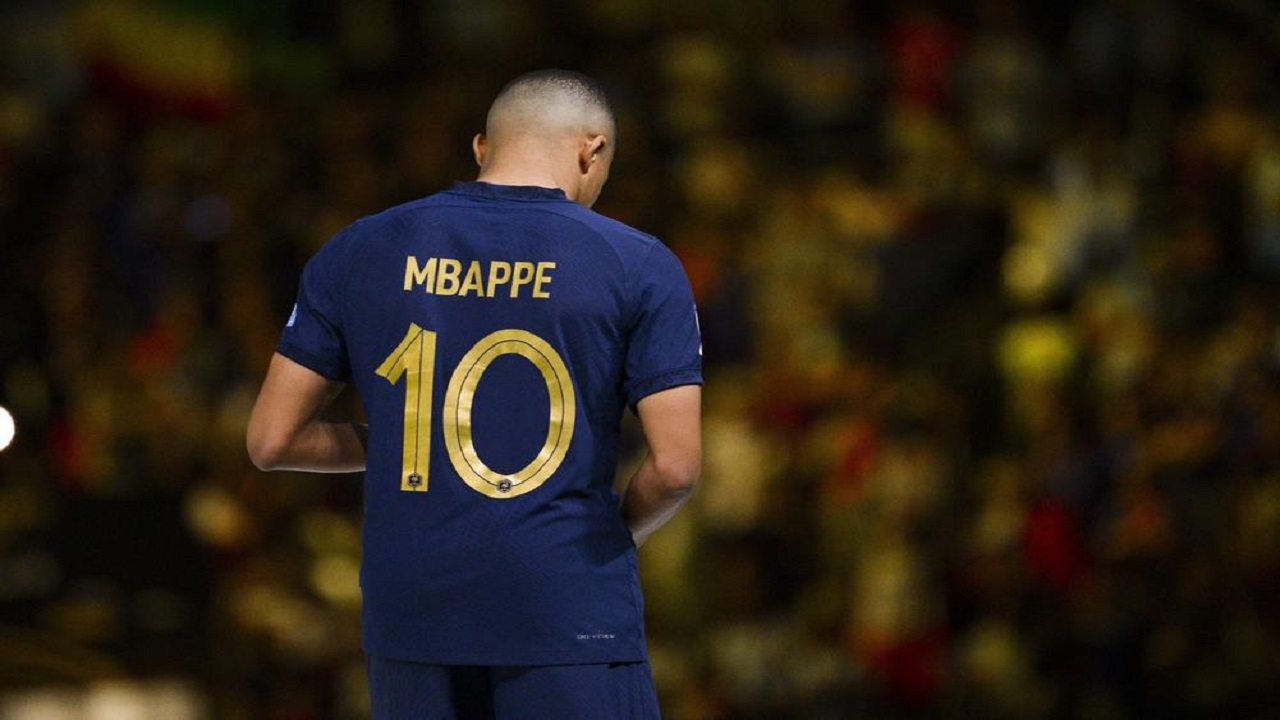 برشلونة يسعى لضم مبابي