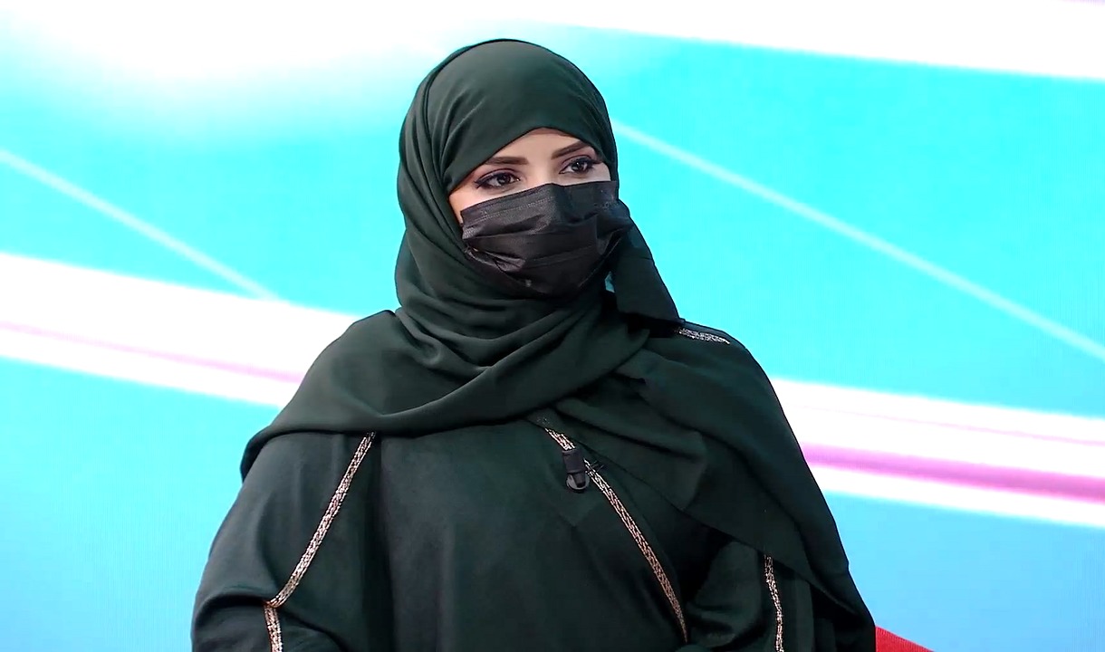 بالفيديو .. قصة أول مواطنة تشارك في مهرجان الملك عبدالعزيز للصقور
