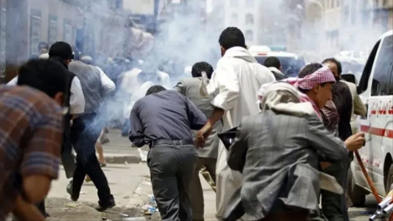 القصف الحوثي يدمر 16 منشأة صحية ويقتل 36 طبيب