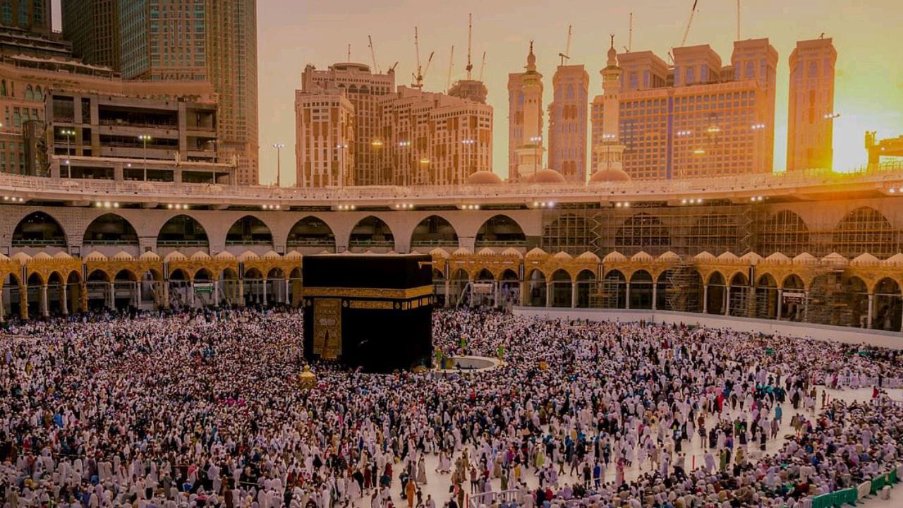 تعامد القمر الأحدب على الكعبة المشرفة غداً