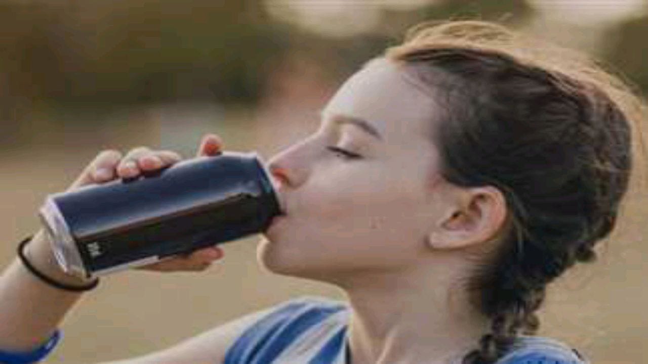الخضيري يحذر من إدمان المراهقين لمشروبات الطاقة: تحتوي على كافيين عالي”