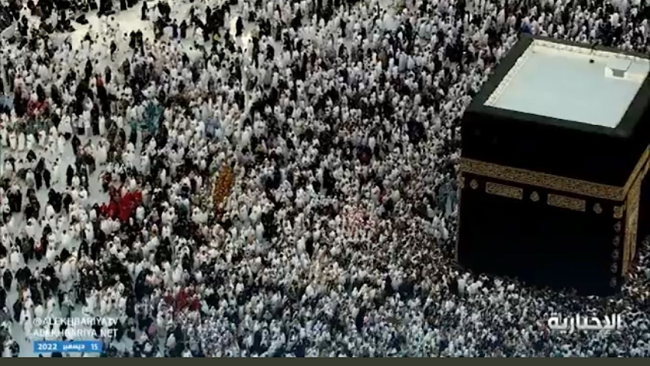 بالفيديو.. الهدوء والاطمئنان الإلهي يسودان ارجاء المسجد الحرام رغم الزحام
