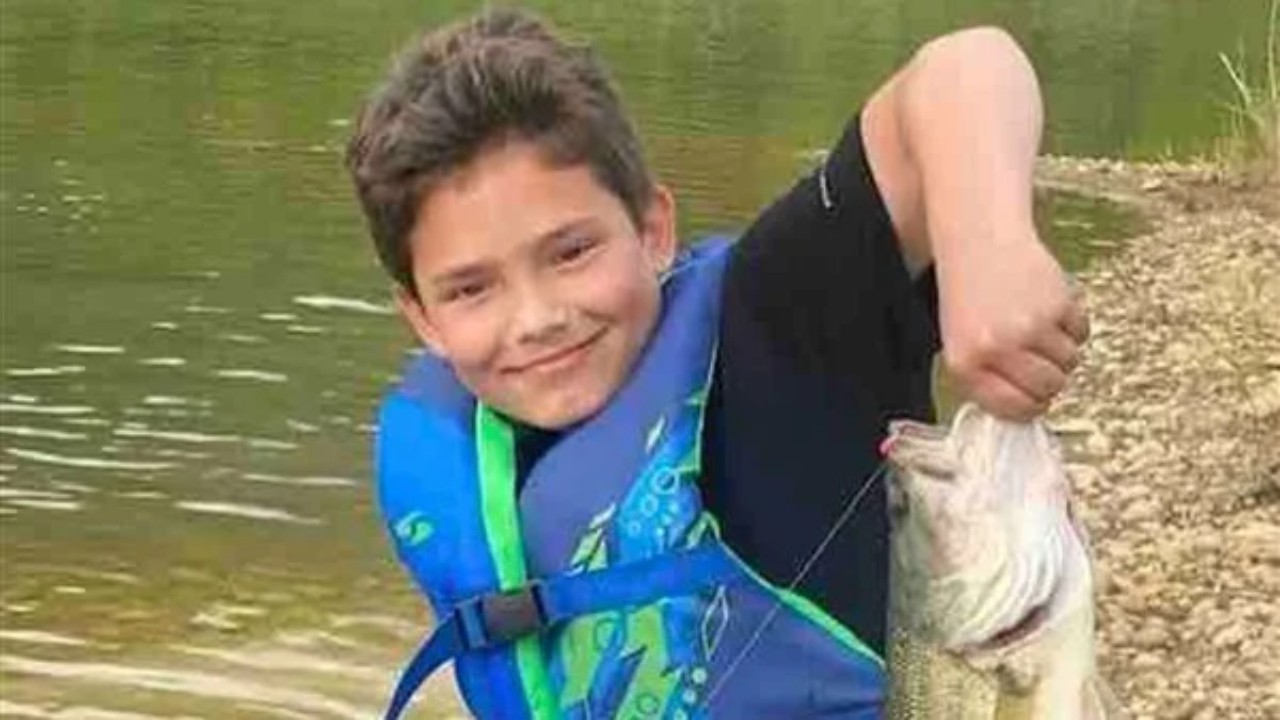 امرأة تطلق الرصاص على ابنها ثم تقتل نفسها