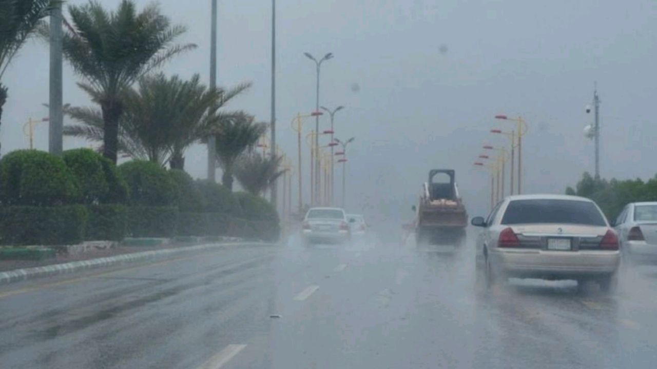 أمانة الرياض تصدر 10 تنبيهات هامة للسكان والزوار عند هطول الأمطار