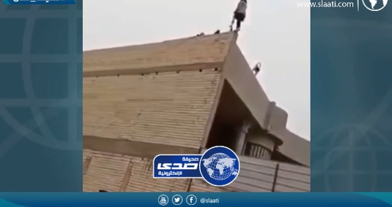 فتاة عراقية تهدد بالإنتحار