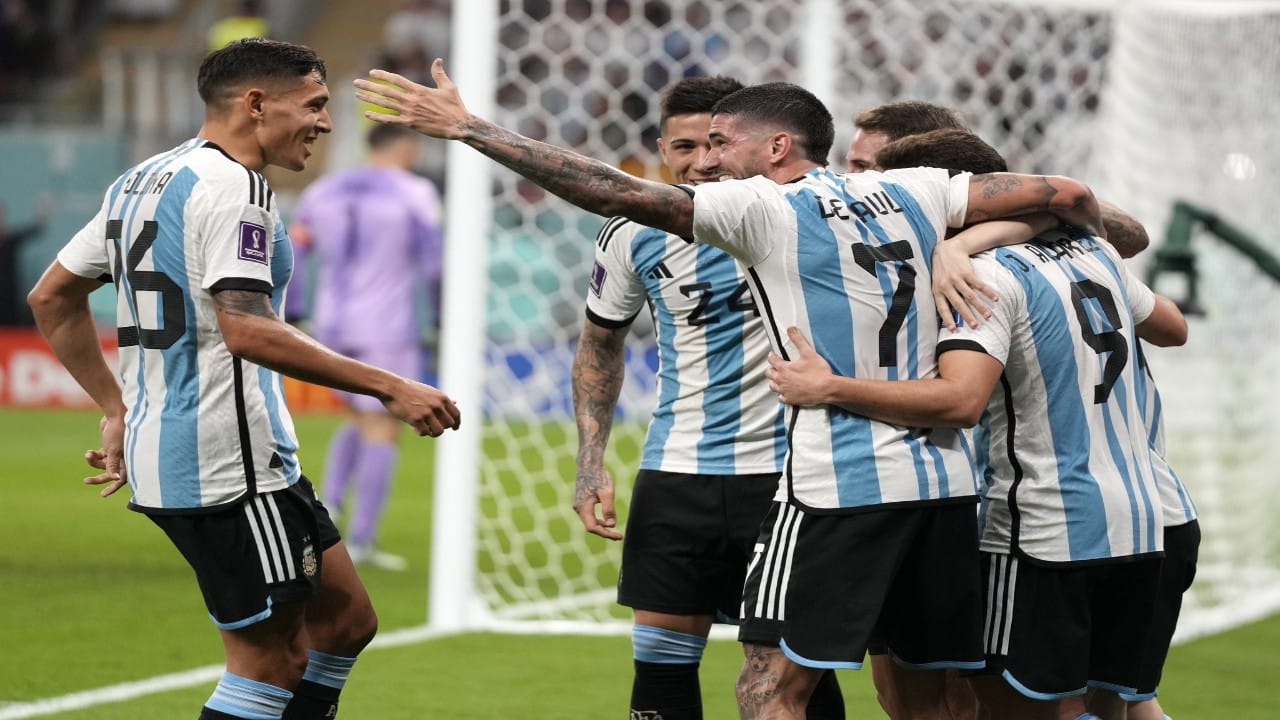 الأرجنتين تتأهل إلى دور الثمانية بعد فوزها على أستراليا 