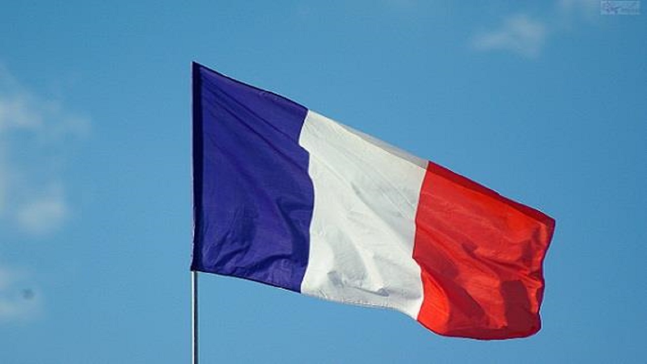 السفارة الفرنسية تعلن استئناف إصدار التأشيرات المعلقة