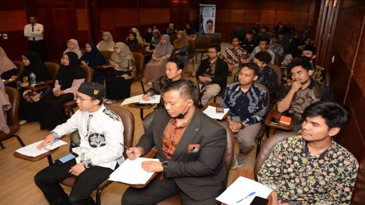 استفادة آلاف الطلاب والطالبات في إندونيسيا من المنح الدراسية السعودية