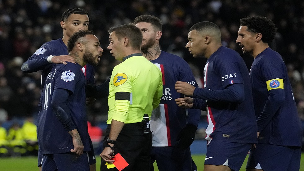 تعليق مدرب باريس سان جيرمان على طرد نيمار في لقاء ستراسبورغ