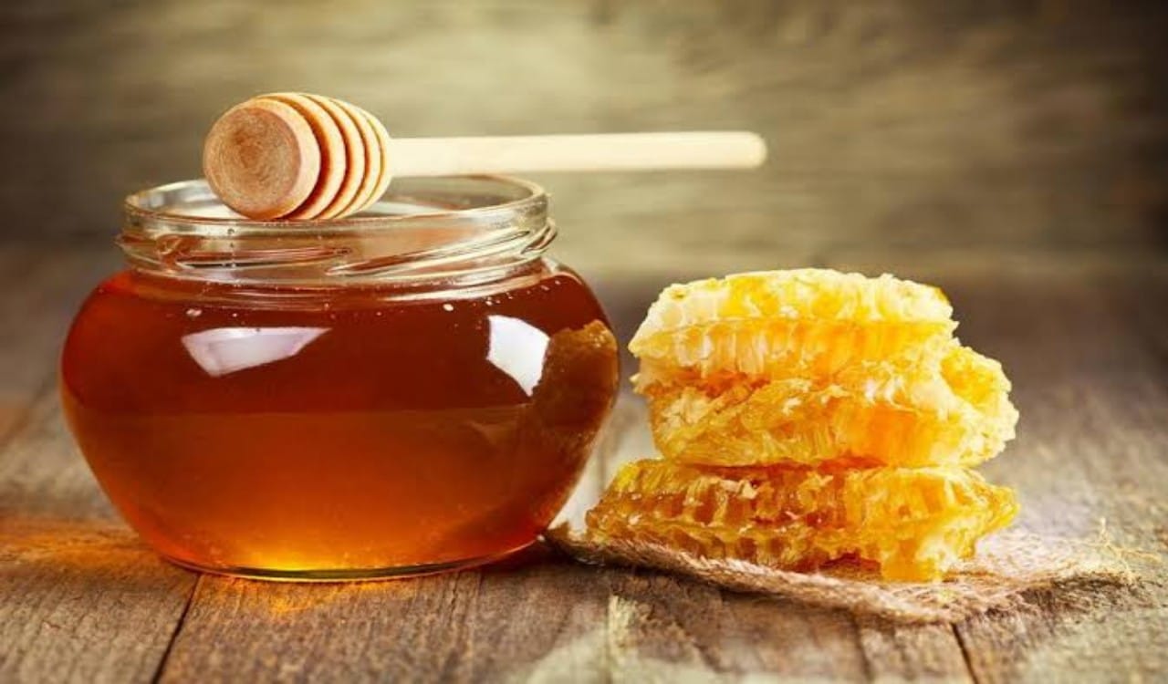 استشاري: العسل الأصلي يرفع سكر الدم 