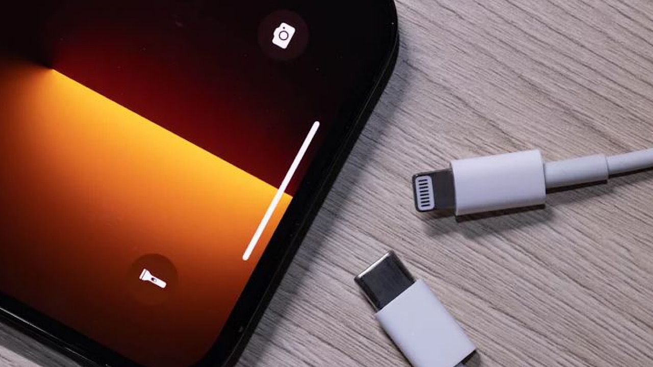 أوروبا تجبر آبل على استخدام شاحن USB- C في 2024