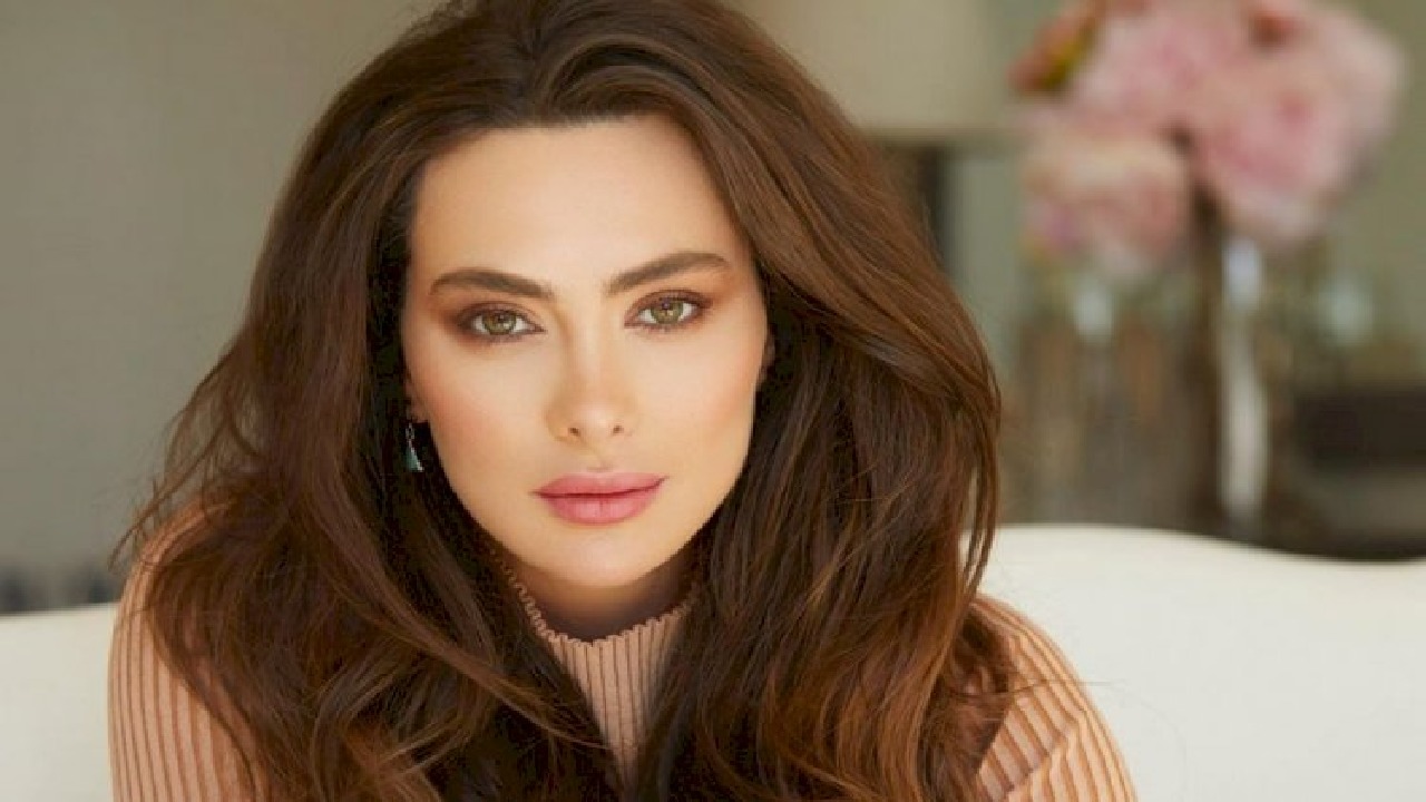 توقيف الممثلة اللبنانية ستيفاني صليبا بتهمة تبييض الأموال