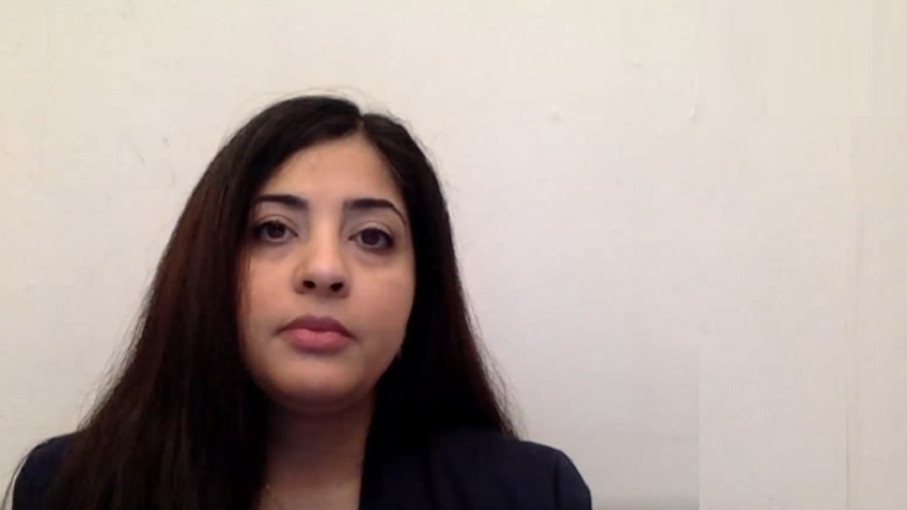 باحثة تفضح الملالي: كانوا يضعون المسامير في جبين غير المحجبات