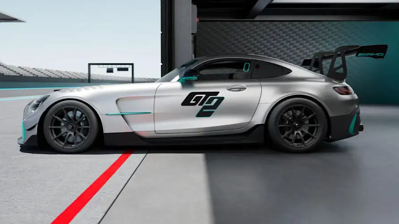 بالصور.. مرسيدس ترفع الستار عن وحش السرعة الجديد AMG GT2