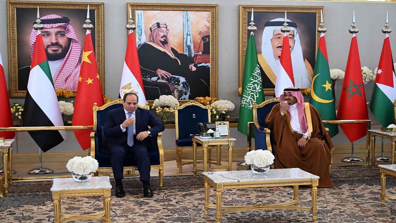 بالفيديو.. الرئيس المصري يصل إلى الرياض للمشاركة في القمة الخليجية الصينية