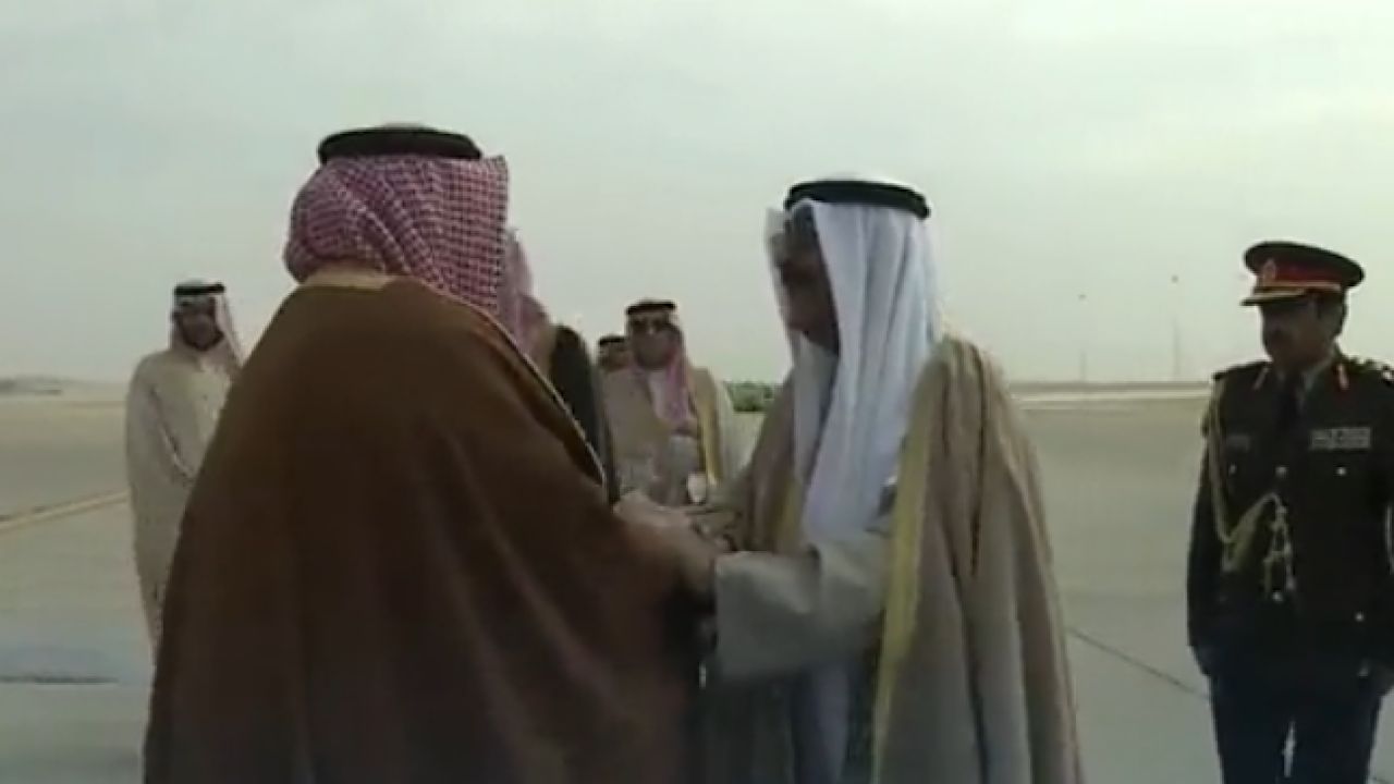 بالفيديو.. ولي عهد دولة الكويت يصل إلى الرياض