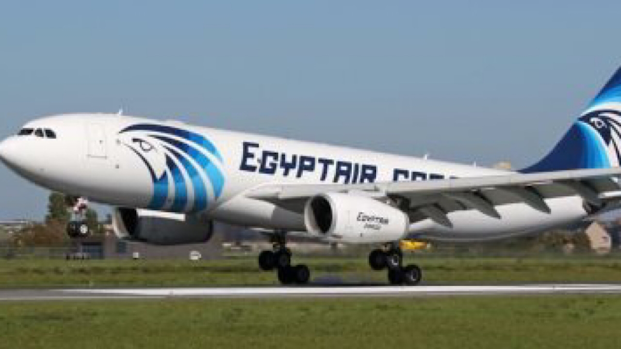 مشاجرة زوجية عبر الهاتف تعطل طائرة متجهة من القاهرة إلى مطار جدة