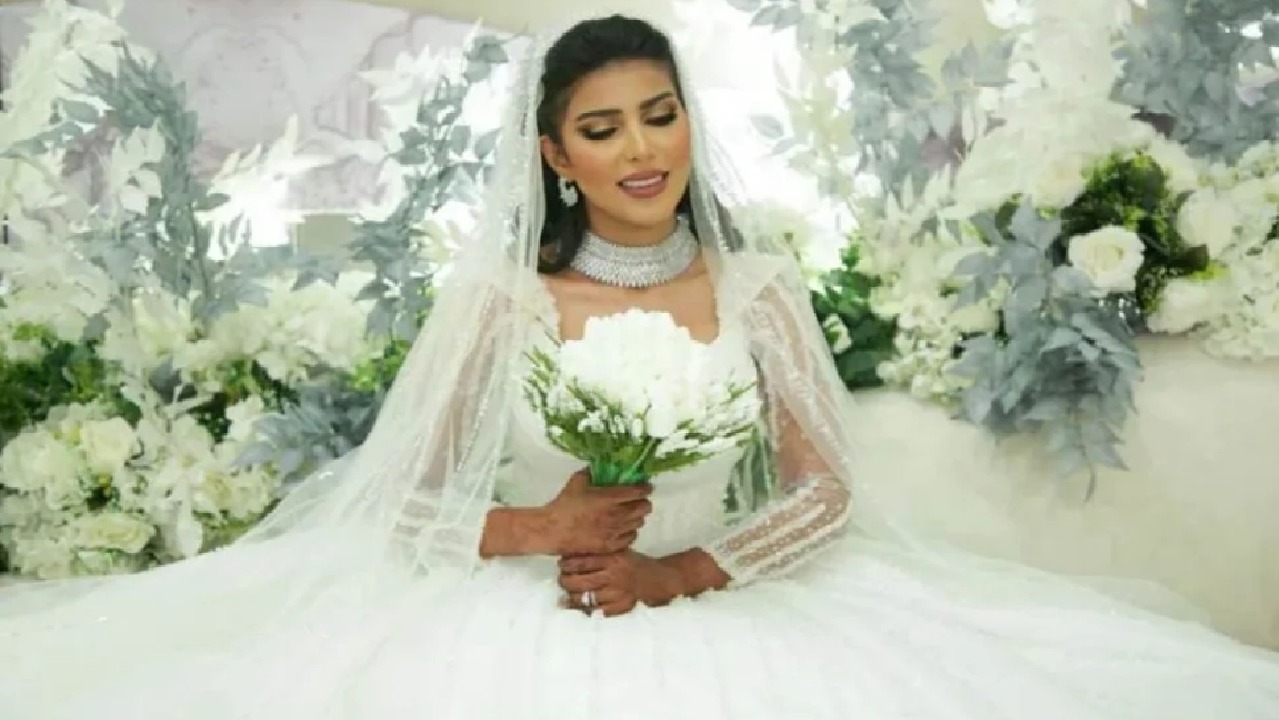 أول صور لـ أروى عمر بفستان الزفاف