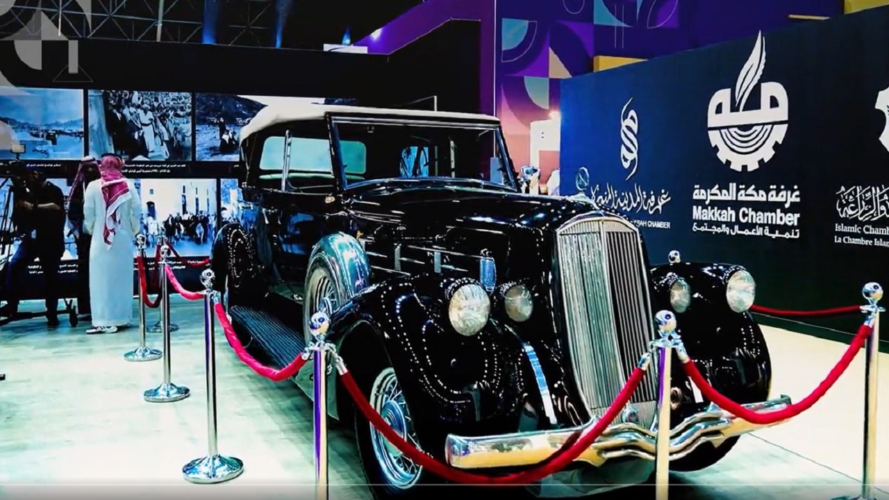 بالفيديو .. قصة سيّارة الملك عبدالعزيز التي تزين معرض إكسبو الحج