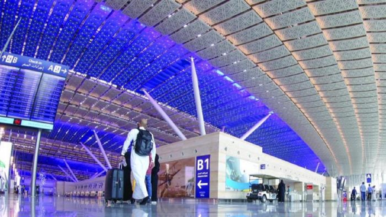 إطلاق خدمة النقل الترددي من مطار الملك عبدالعزيز الدولي لضيوف الرحمن مجاناً