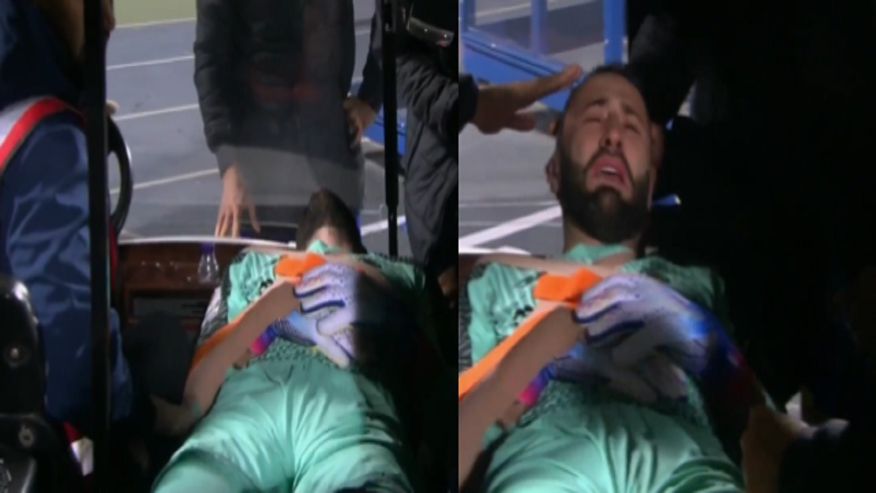 بالفيديو .. أوسبينا يبكي لحظة مغادرته أرضية الملعب بعد الإصابة