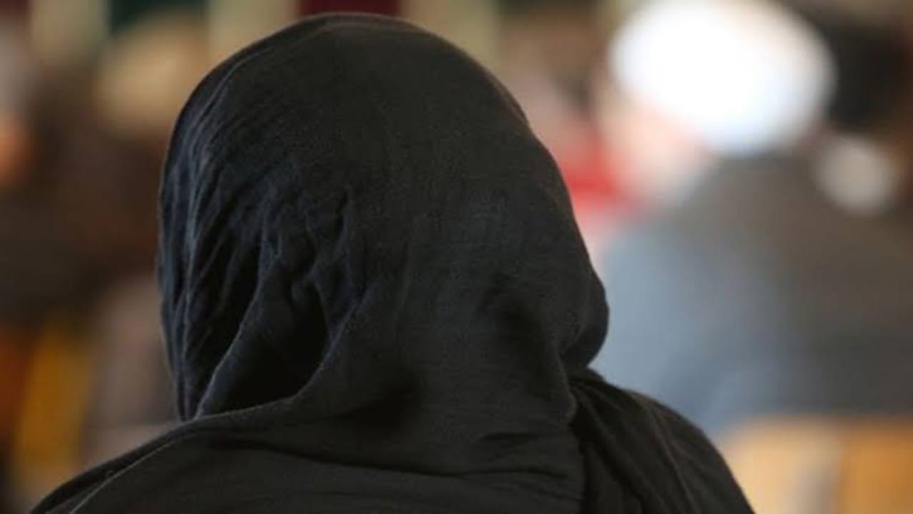 محكمة سعودية تنصف مواطنة عشرينية بإثبات نسبها لوالدها 