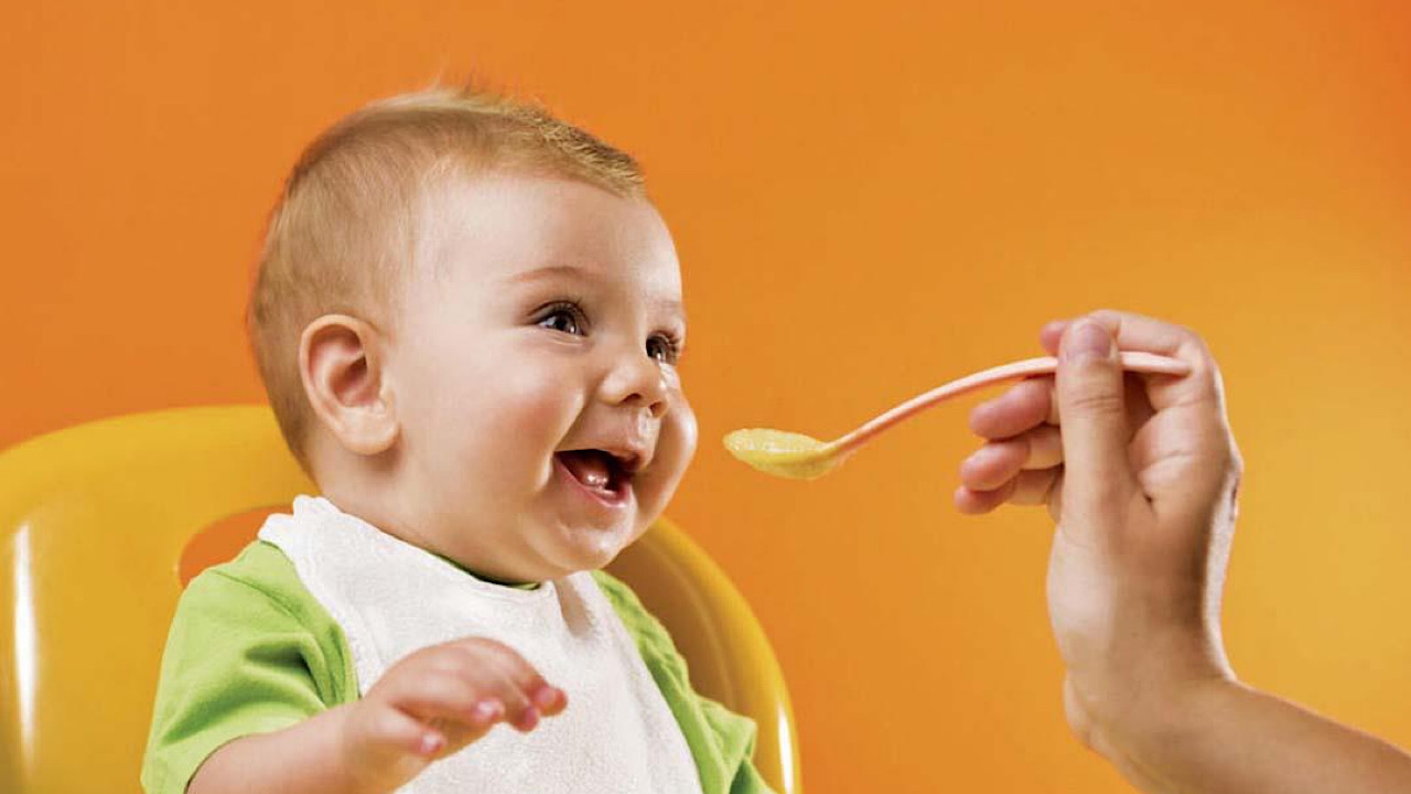 &#8220;أخصائيو تغدية&#8221; يحذرون من مخاطر النظام الغذائي النباتي على الأطفال الرضع